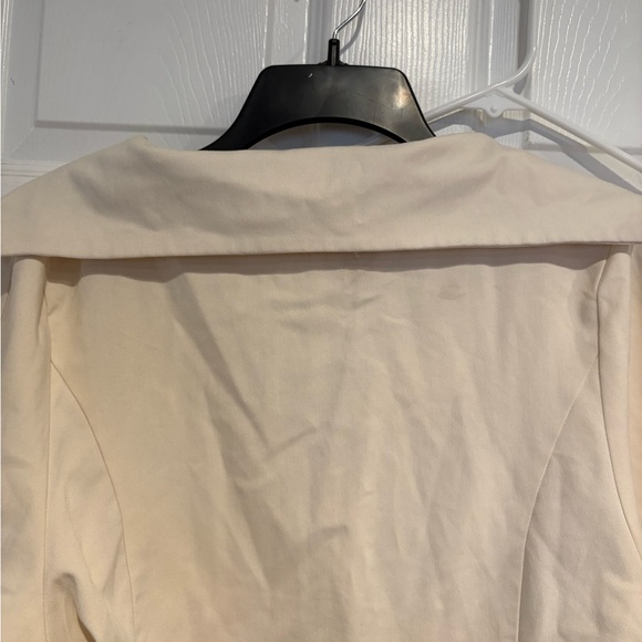 Unique Vintage Cream Button-Up Top - Picture 5 of 6